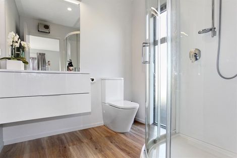 Photo of property in 8 Sowerby Place, Richmond Hill, Christchurch, 8081