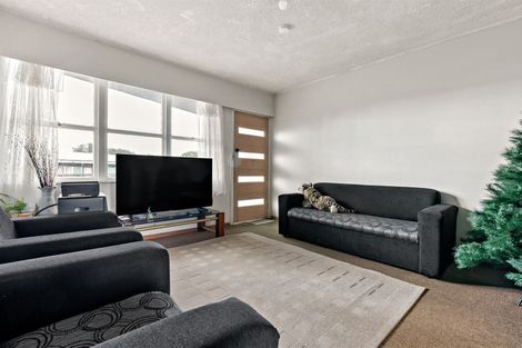 Photo of property in 2/243a St George Street, Papatoetoe, Auckland, 2025