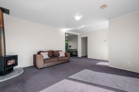 Photo of property in 21 Hepburn Road, Glendene, Auckland, 0602