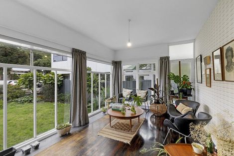 Photo of property in 117 Derwent Street, Island Bay, Wellington, 6023