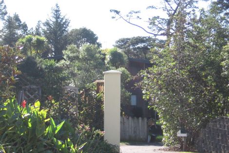 Photo of property in 6 Greenwoods Close, Titirangi, Auckland, 0604