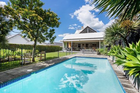 Photo of property in 50 Hamilton Road, Herne Bay, Auckland, 1011