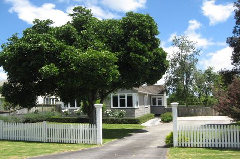 Photo of property in 12 Village Way, Ardmore, Papakura, 2582