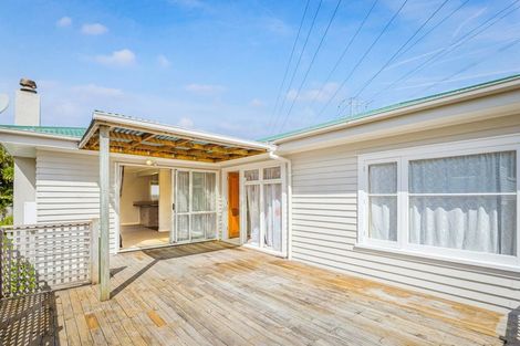 Photo of property in 255 Te Atatu Road, Te Atatu South, Auckland, 0610