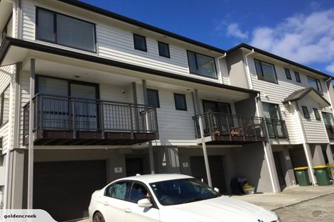 Photo of property in 16 Peony Mews, Oteha, Auckland, 0632