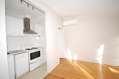 Photo of property in 2/220a Church Street, Onehunga, Auckland, 1061