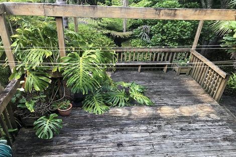 Photo of property in 949 East Coast Road, Torbay, Auckland, 0630