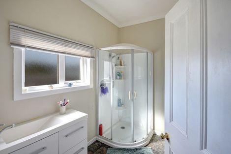 Photo of property in 5 Athol Place, Ravensbourne, Dunedin, 9022