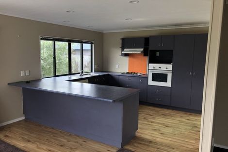 Photo of property in 115 Schnell Drive, Kelvin Grove, Palmerston North, 4414