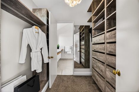 Photo of property in 44 William Bayes Place, Red Beach, 0932