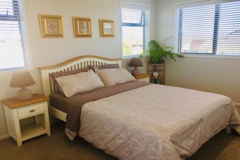 Photo of property in 8 Oceania Sands Way, Papamoa Beach, Papamoa, 3118