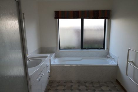 Photo of property in 6 Newfield Drive, Fairview Downs, Hamilton, 3214