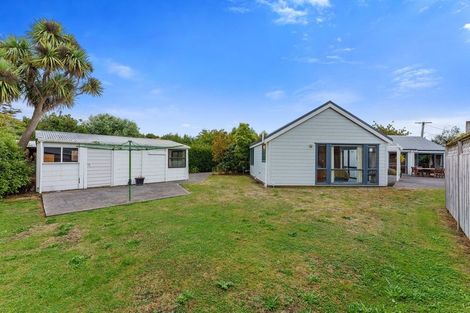 Photo of property in 16 Alexander Street, Waikanae, 5036