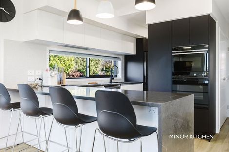 Photo of property in 5 Laguna Place, Matakatia, Whangaparaoa, 0930