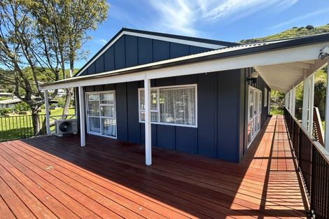 Photo of property in 38 Buller Street, Picton, 7220