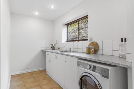 Photo of property in 55 Seaton Road, Murrays Bay, Auckland, 0630