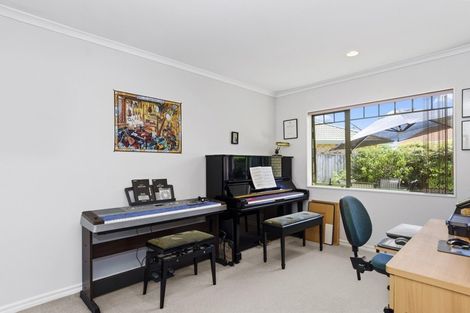 Photo of property in 21 Rosberg Place, Mount Maunganui, 3116