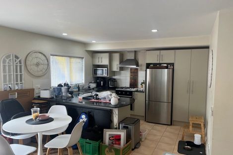 Photo of property in 19 East Coast Road, Milford, Auckland, 0620