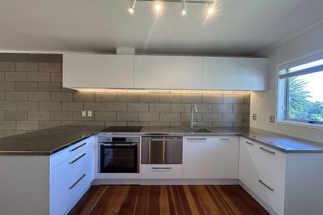 Photo of property in 2/25a Tramway Road, Beach Haven, Auckland, 0626