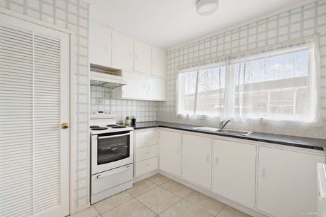 Photo of property in 49 Tupaki Place, Pakuranga Heights, Auckland, 2010