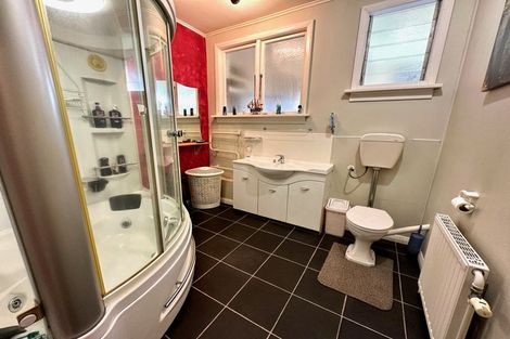 Photo of property in 30 Stamford Street, Balclutha, 9230