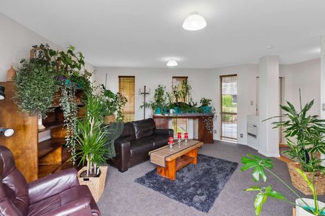 Photo of property in 12 Cunneen Place, Aidanfield, Christchurch, 8025