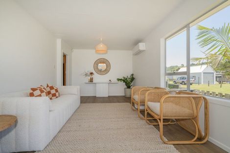 Photo of property in 18 Banks Street, Cooks Beach, Whitianga, 3591