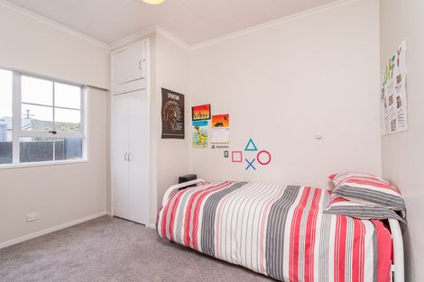Photo of property in 10 Hargest Crescent, Saint Kilda, Dunedin, 9012
