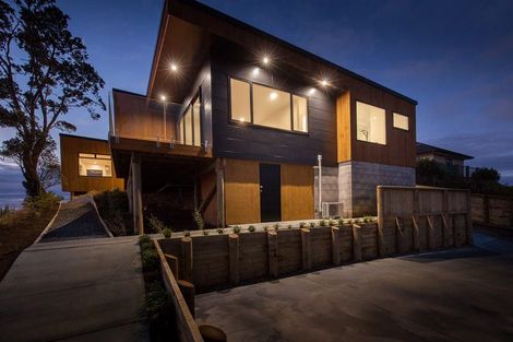 Photo of property in 41 Veale Road, Frankleigh Park, New Plymouth, 4371