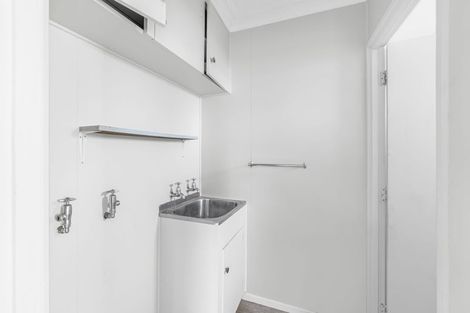 Photo of property in 11 Railway Esplanade, East Gore, Gore, 9710