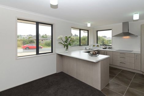 Photo of property in 4 Max Landing, Grandview Heights, Hamilton, 3200