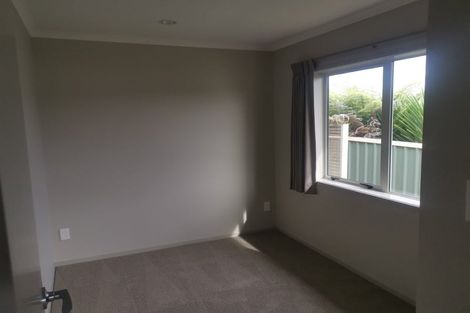 Photo of property in 4/8 Village Place, Tuakau, 2121