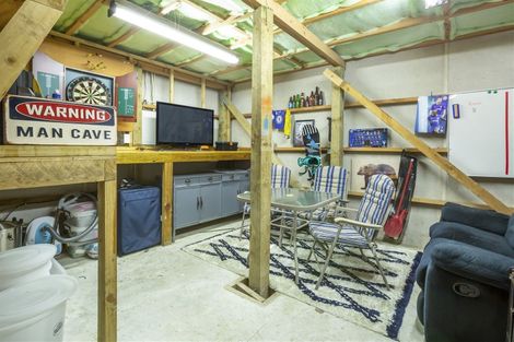 Photo of property in 76 Omapere Street, Whitby, Porirua, 5024