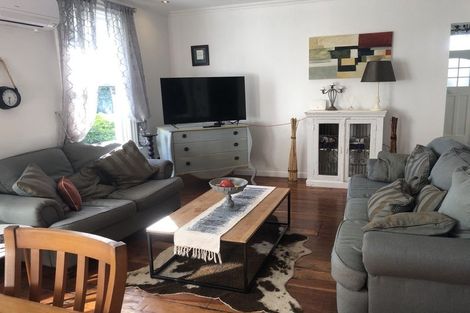 Photo of property in 429 High Street South, Carterton, 5713