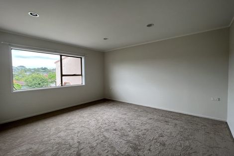 Photo of property in 15 Oaktree Avenue, Browns Bay, Auckland, 0630