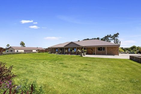 Photo of property in 32 Arthur Road, Paraite, New Plymouth, 4373