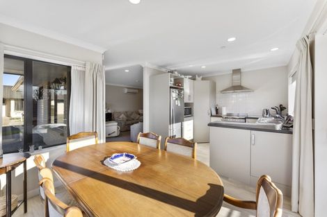 Photo of property in 30 Ian Peter Way, Otaki, 5512