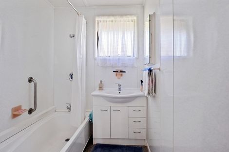 Photo of property in 4 Lowther Street, Oamaru North, Oamaru, 9400