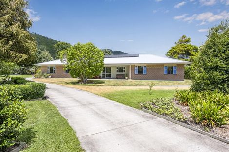 Photo of property in 3-9 Seddon Street, Waikanae, 5036