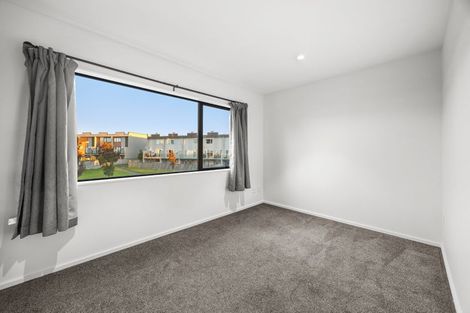 Photo of property in 60 Bordeaux Parade, Te Atatu South, Auckland, 0610