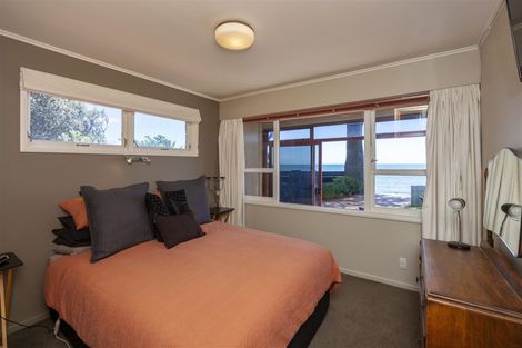 Photo of property in 2/33 Beach Road, Paekakariki, 5034