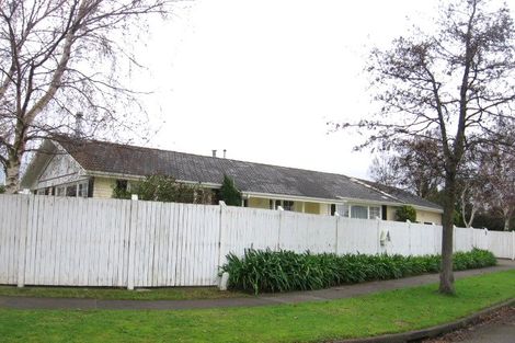 Photo of property in 2 Motuoapa Place, Kelvin Grove, Palmerston North, 4414