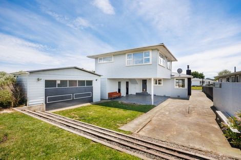 Photo of property in 18 Somerset Crescent, Highbury, Palmerston North, 4412