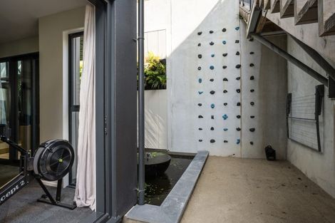 Photo of property in 14 Shalimar Crescent, Khandallah, Wellington, 6035