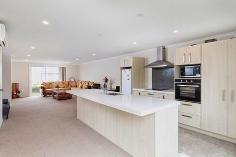 Photo of property in 41 Hollowout Street, Takanini, 2112