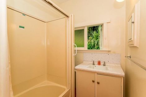 Photo of property in 74 Valley Road, Cashmere, Christchurch, 8022