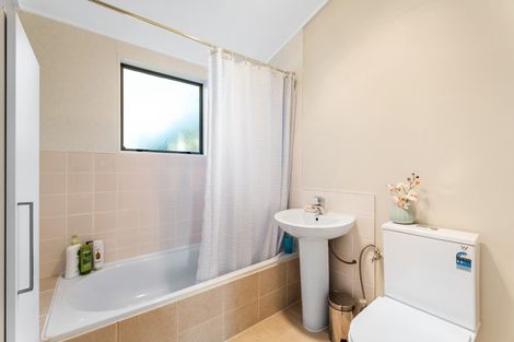 Photo of property in 264a Grounsell Crescent, Belmont, Lower Hutt, 5010