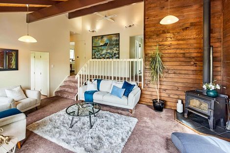 Photo of property in 9 Bushland Grove, Paparangi, Wellington, 6037