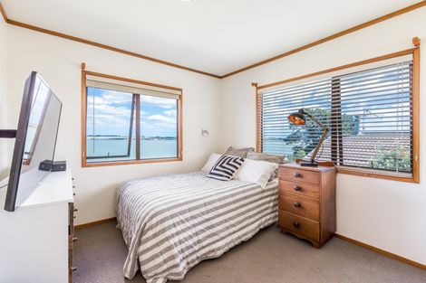 Photo of property in 33 St Annes Crescent, Wattle Downs, Auckland, 2103