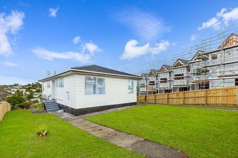 Photo of property in 13 Cherry Tree Place, Massey, Auckland, 0614